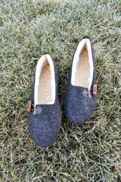 Felt Ballerina Slippers With Toggle - Graphite