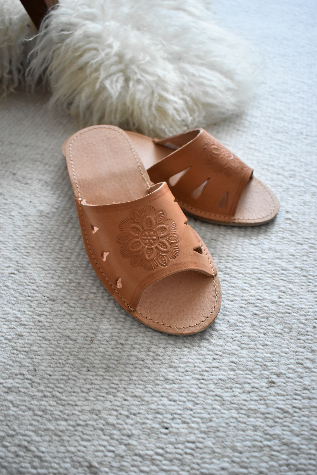 Leather Open Toe Women's Slippers - Image 4